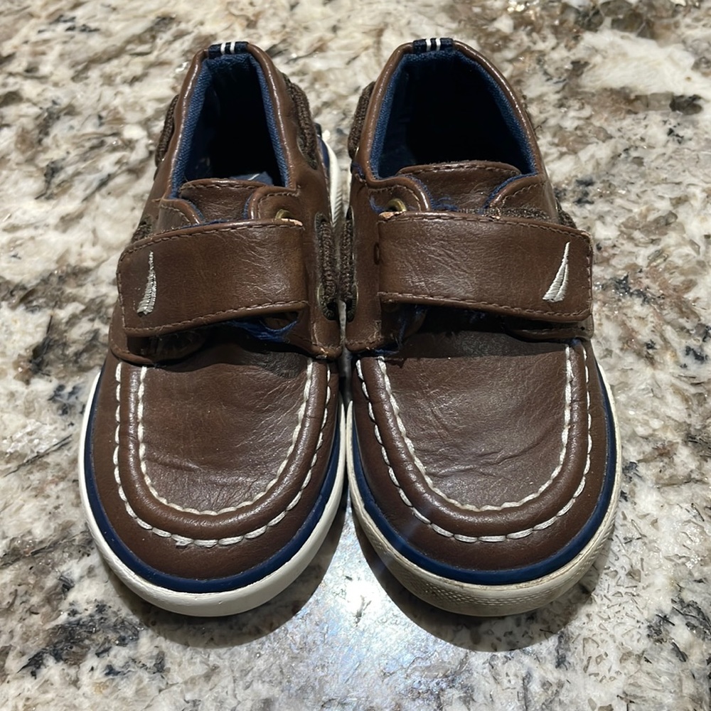 Boys Nautica dress shoes size 5